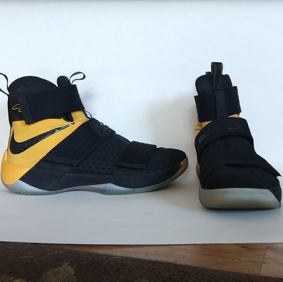 lebron soldier 10 yellow